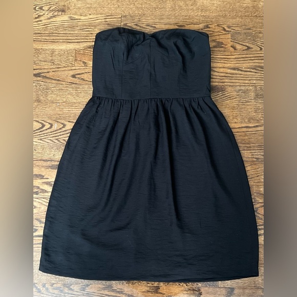 LOFT Dresses & Skirts - LOFT Classic Black Strapless Dress